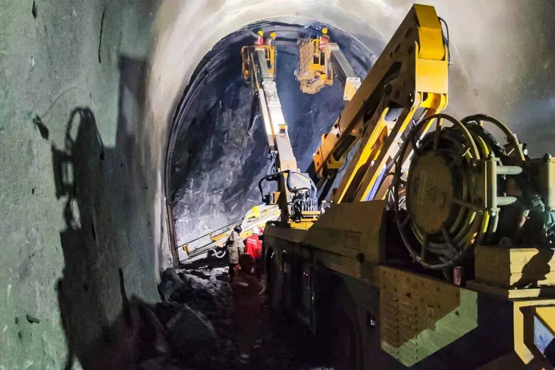 在進(jìn)行拱錨一體機(jī)維護(hù)時(shí)，有沒有什么特別需要注意的電氣操作(圖1)