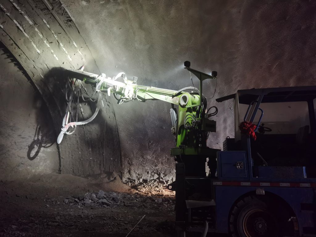 混凝土濕噴臺(tái)車的6大優(yōu)點(diǎn)和4大應(yīng)用領(lǐng)域(圖1) 混凝土濕噴臺(tái)車的6大優(yōu)點(diǎn)和4大應(yīng)用領(lǐng)域(圖1)