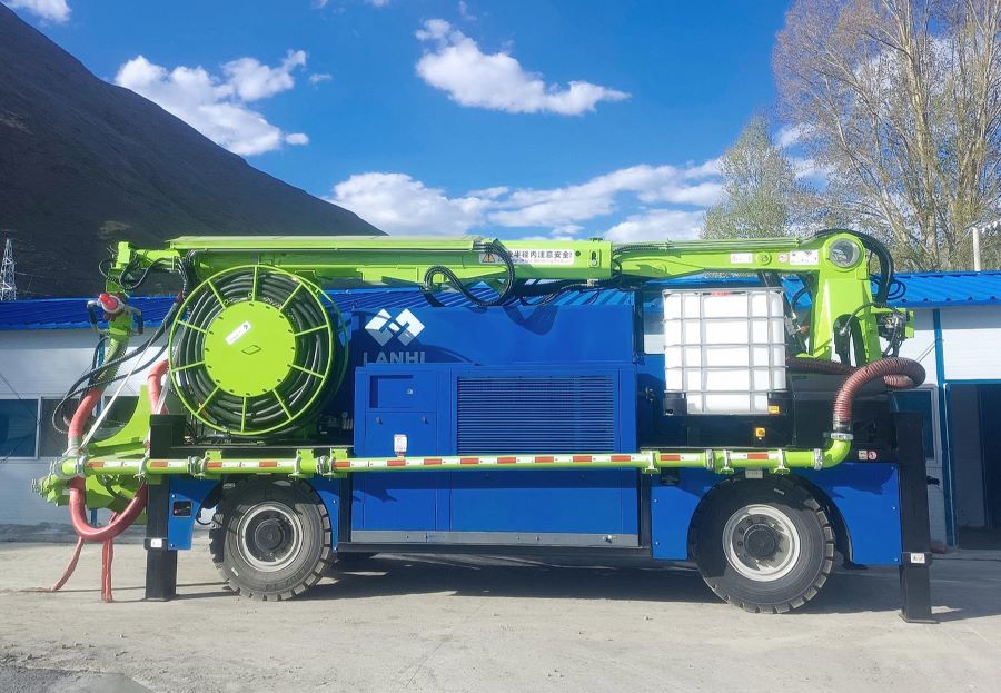 現(xiàn)代隧道施工的高效初期支護(hù)設(shè)備:混凝土濕噴機(jī)械手的優(yōu)勢(shì)與應(yīng)用(圖1) 現(xiàn)代隧道施工的高效初期支護(hù)設(shè)備:混凝土濕噴機(jī)械手的優(yōu)勢(shì)與應(yīng)用(圖1)