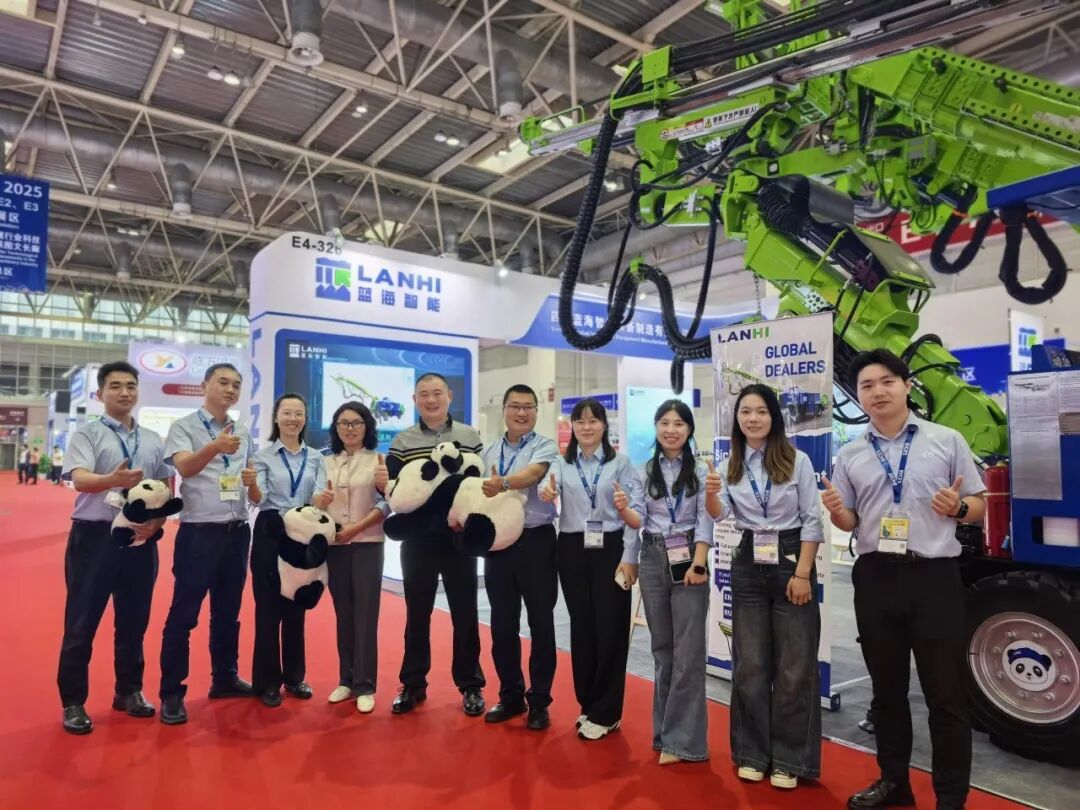【BICES 2025現(xiàn)場(chǎng)回顧】藍(lán)海智能圓滿收官第十七屆北京工程機(jī)械展(圖5) 【BICES 2025現(xiàn)場(chǎng)回顧】藍(lán)海智能圓滿收官第十七屆北京工程機(jī)械展(圖5)